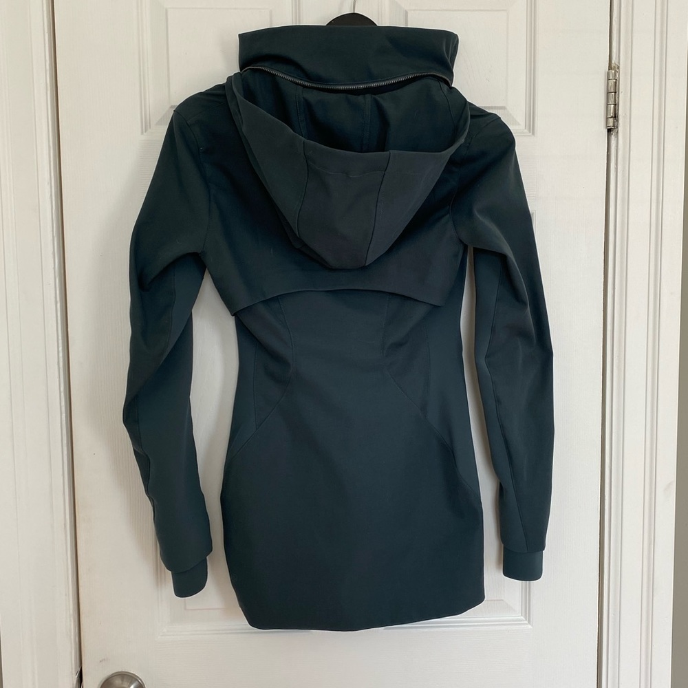 Lululemon Rain Jacket - Picture 9 of 13